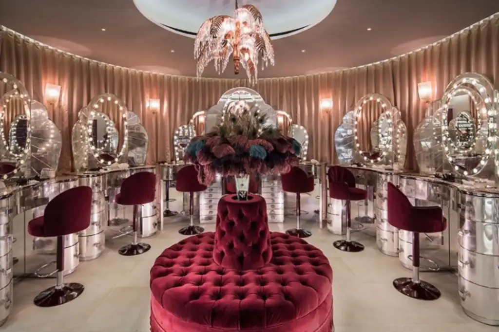 [GAST005] Charlotte Tilbury Make Up & 3 course lunch with bubbles & oysters at Ramsay's River Restaurant for 2
