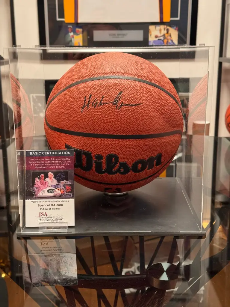 [MEM00152] Authentic Hakeem Olajuwon Signed Wilson NBA Basketball - JSA Certified - 2021