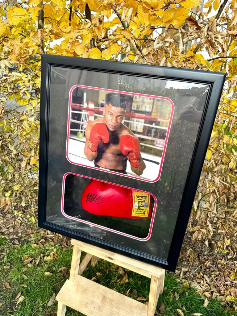 [MEM00153] Authentic Mike Tyson Signed Everlast Boxing Glove - JSA Certified w/ Display Case